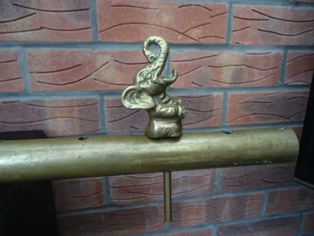 ELEPHANT (SMALL SOLID PERFORMING) TILLER PIN
